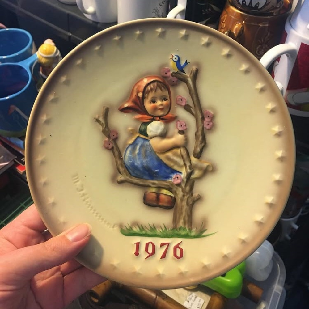 1976 H U M M E L Collectible plate